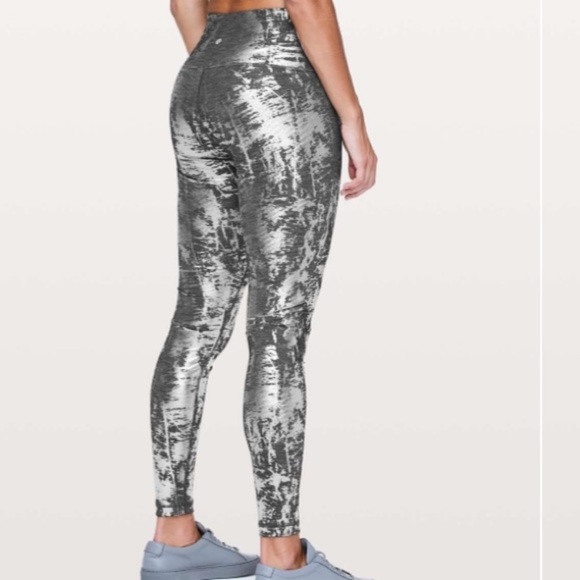 Lululemon black silver foil wunder under 28" - Picture 1 of 5